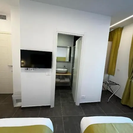 Joyfuel בית הארחה 3*