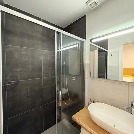 Joyfuel ゲストハウス 3*